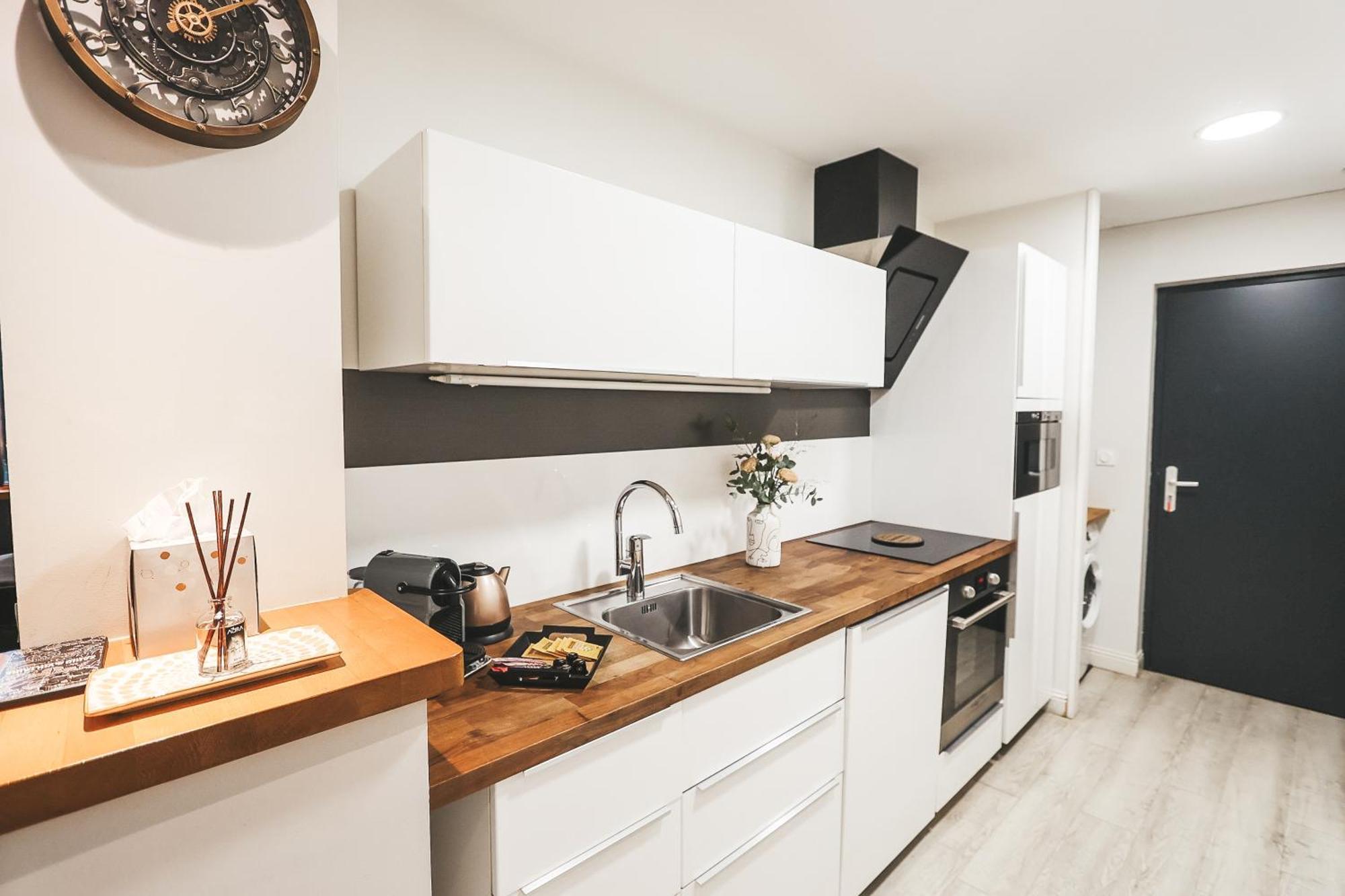 Suit'Home Commerce Анже Экстерьер фото