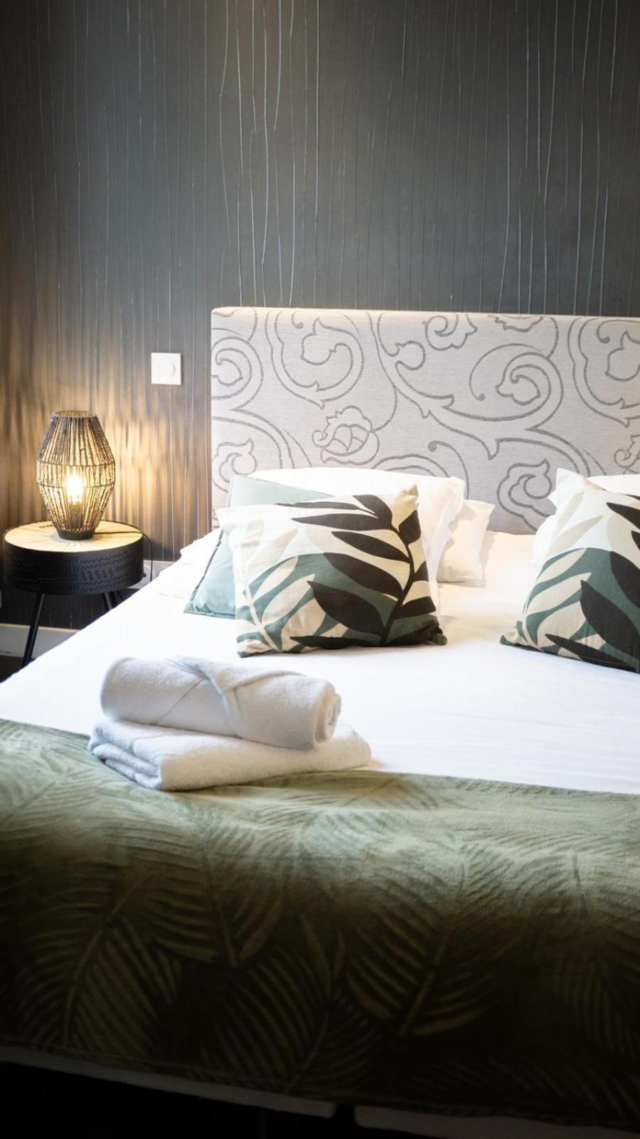 Suit'Home Commerce Анже Экстерьер фото